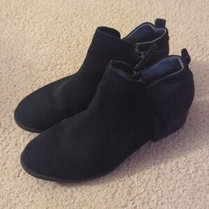 Tom's Black Short Boots Booties Size 9.5